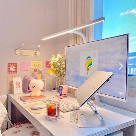 Pc Setup In Front Of Window, Aesthetic Room Colorful, Study Desk Ideas Minimalist, Laptop Set Up, Work Table Aesthetic, Study Room Aesthetic, Desk Aesthetic Inspiration, Cute Desk Setup, Aesthetic Desks