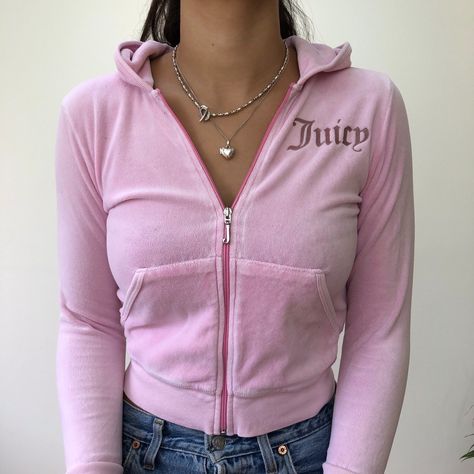 Pink Jacket Outfit Aesthetic, Pink Zip Up Hoodie Outfit, Baddie Pink Outfits, Pink Jacket Outfit, Y2k Tracksuit, 2000s Fashion Trends, 2000 Fashion, 2000s Outfits, Stylish Hoodies