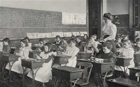 In Victorian times, schools needed long summer holidays so children could toil in the fields - School holidays are a pointless relic of the ... Feminist History, Old School House, Nursery School, School Room, Vintage School, Training Your Puppy, British History, School Holidays, Press Photo