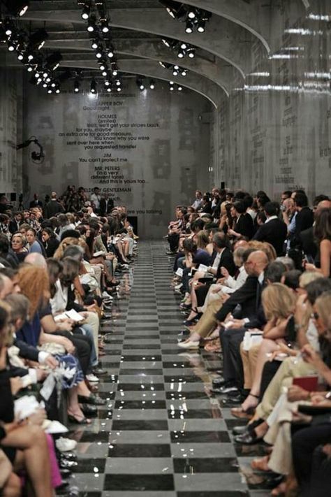 Excuse Me, Prada? on Twitter: "POV: you're invited to fashion week (Which one would u like to go to?)… " Runway Aesthetic, Fashion Journalism, Stile Blair Waldorf, Fashion Dream Job, Model Lifestyle, Fashion School, Super Model, Career Fashion, Model Aesthetic