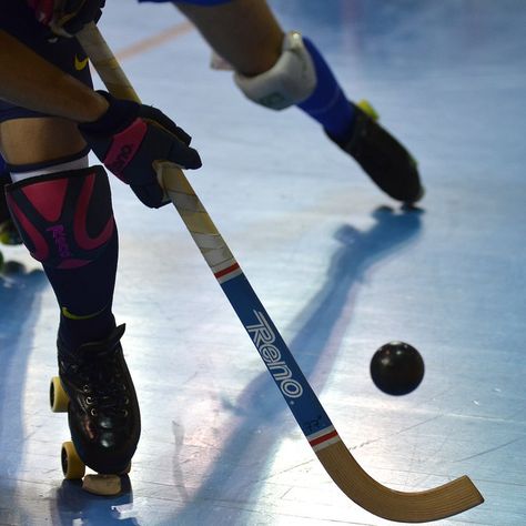 Hockey su pista Roller Hockey Aesthetic, Hockey Girlfriend, Hockey Boards, Roller Hockey, Roller Skates, Roller Skating, Photo Album, Hockey, Pasta