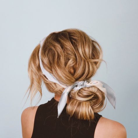 Hair With Scarf, Scarf Hacks, Textured Lob, Voluminous Ponytail, Work Hair, Cute Scarf, Scarf Ideas, Fall Hairstyles, Side Hairstyles