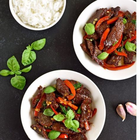 Pioneer Woman Orange Ginger Steak Stir Fry Orange Ginger Steak Stir Fry, Ginger Steak, Pioneer Kitchen, Steak Stirfry Recipes, Steak Stir Fry, Steak And Rice, How To Cook Mushrooms, Beef Stir Fry, Frozen Vegetables