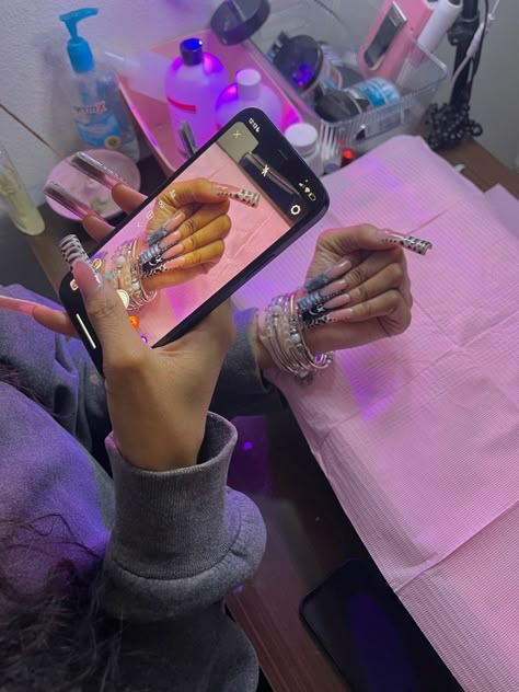 Doing Nails Aesthetic, Nail Tech Vision Board, Nail Tech School, Beauty Entrepreneur, Nail Salon Decor, Nail Room, Exotic Nails, Really Cute Nails, Long Square Acrylic Nails