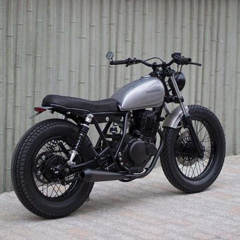 .#Motorcycle #Motorcycles #motorcyclelife Suzuki Gn250, Suzuki Gn 125, Brat Bike, Scrambler Cafe Racer, Suzuki Cafe Racer, Honda Scrambler, Cafe Racer Moto, Tracker Motorcycle, Moto Scrambler