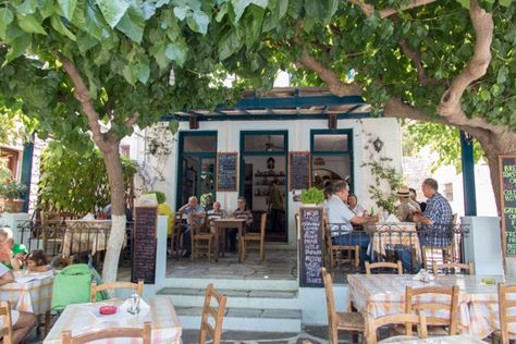 Greece with kids: Lunch in the village of Filoti Filoti Naxos, Greece With Kids, Naxos Greece, Naxos Island, Greek Tradition, Living In Europe, Greece Islands, Island Travel, Greek Island