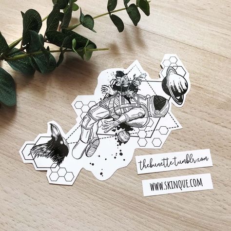 Trash Polka Raven, Spaceman Tattoo, Astronaut Tattoos, Astronaut Tattoo, Planet Tattoos, Circle Tattoos, Elements Tattoo, Mommy Tattoos, Raven Bird