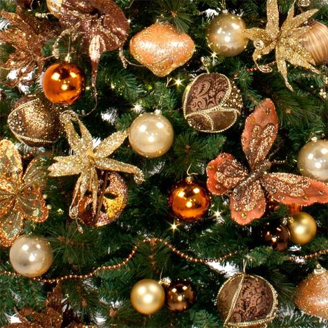 Orange Christmas Decor, Orange Christmas Tree, Christmas Tree Colour Scheme, Christmas Tree Decoration Ideas, Tree Decoration Ideas, Copper Christmas, Orange Christmas, Christmas Tree Inspiration, Black Christmas Trees