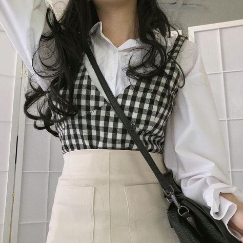 Dresses Layered With Shirt, Layered White Shirt Outfit, Korean Collared Shirt Outfit, White Top Under Dress, Dress With White Shirt Under, Korean Layering Outfit, White Shirt Outfit Korean, White Shirt Layered Outfit, White Shirt Under Dress Outfit