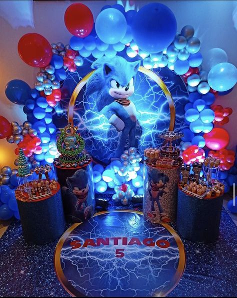 Sonic The Hedgehog Pinata, Sonic 2 Cake, Super Sonic Birthday Party Ideas, Sonic Decoration Ideas, Sonic Birthday Cake Boys, Sonic Birthday Decorations, Sonic Themed Party, Sonic Birthday Party Decorations, Sonic Birthday Theme