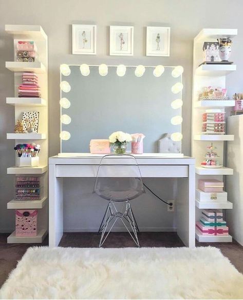 Teenage Dressing Table Ideas, Desk For Girls Bedroom, Girls Bedroom With Desk, Girls Bedroom Desk Ideas, Teenager Bedroom Girl, Room Set Up Ideas, Girls Dressing Room, Preppy Bedroom Ideas, Teenager Bedroom Design