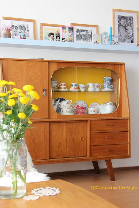 I believe this piece was merely styled like an old TV cabinet, but it also suggests a second life for such cabinets. Mid Century Cabinets, Mid Century Cabinet, Wooden Cabinet, Casa Vintage, Deco Retro, Century Decor, Retro Furniture, Mid Century Modern Furniture, Retro Home