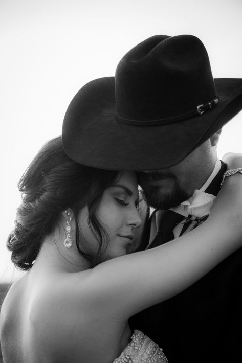 Cowboy Wedding Photography Cowboy Wedding PIctures Wedding Photo Ideas Cowboy Hat, Cowboy Wedding Pictures, Bride With Cowboy Hat, Cowboy Hat Wedding Pictures, Groom Cowboy Hat, Cowboy Hat Couple Pictures, Cowboy Wedding Photos, Western Wedding Picture Ideas, Cowboy Couple Pictures