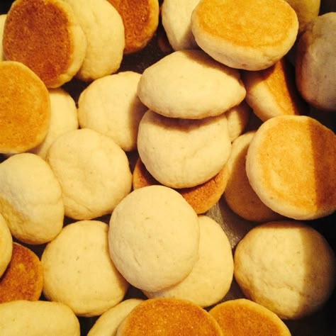 Vanilla Wafers Recipe, Homemade Vanilla Wafers, Wafer Recipe, Wafer Cookie Recipe, Vanilla Wafer Recipe, Vanilla Yogurt Recipes, Wafers Recipe, Vanilla Wafer Cookies, Wafer Cookie