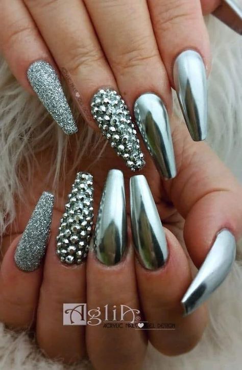 Chrome Coffin, Chrome Nails Silver, Acrylic Nails Chrome, Metallic Nails Design, Chrome Designs, Chrome Nail Art, Chrome Nails Designs, Her Nails, Metallic Nails