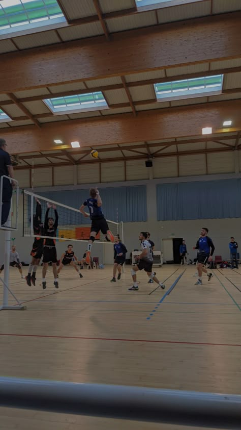 Volleyball Rotations, Volleyball Goals, Volleyball Rules, Volleyball Positions, Volleyball Aesthetic, Winter People, Volleyball Photography, Volleyball Wallpaper, Playing Volleyball