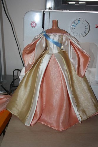 Making my custom Anastasia's imperial dress | por Custom Disney 90's dolls Princess Anastasia Dress, Sims 4 Anastasia Dress, Anastasia Movie Dress, Anastasia Cosplay Dresses, Anastasia Dress Real Life, Anastasia Costume, Anastasia Cosplay, Anastasia Dress, Princess Anastasia