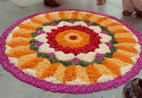 #floralrangoli #rangolidesign #rangoliart #rangoli #flowerknows Floral Rangoli, Rangoli Designs, Floral, Pins