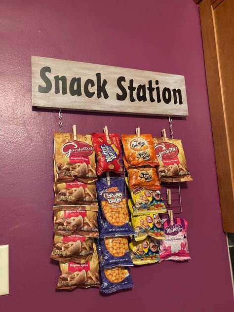 Snack Display Ideas Office, Snack Shelf Ideas, Coffee Punch, Snack Display, Snack Station, Snack Stand, Office Snacks, Snack Shack, Drink Stand