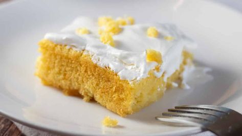 Weight Watchers 7Up Cake: Easy 3 Ingredient Lemon Cake Mix Recipe! 3 Ingredient Weight Watchers Lemon Cake, Weight Watchers 3 Ingredient Lemon Cake, Ww Lemon Cake Mix Recipes, Lemon 7 Up Cake Recipe, Weight Watchers Lemon Cake, Ww Lemon Cake Zero Points, Weight Watchers Cake Recipes, Soda Cake Recipe, 7up Cake Recipe