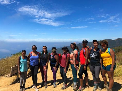 Road Trip Outfit Black Women, Hiking Outfit Black Women, Girls Hiking Outfit, Hiking Goals, Hiking Group, Hikes In Los Angeles, Outdoor Vibes, Hiking Outfit Summer, Hiking Girl