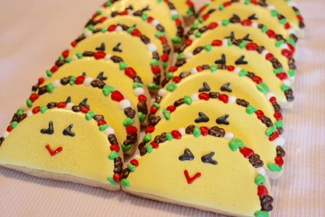 Taco Cookies, Taco Twosday Birthday, Taco Cake, Taco Twosday, Pull Apart Cake, Fiesta Birthday Party, Taco Party, Mexican Dessert, Fiesta Birthday