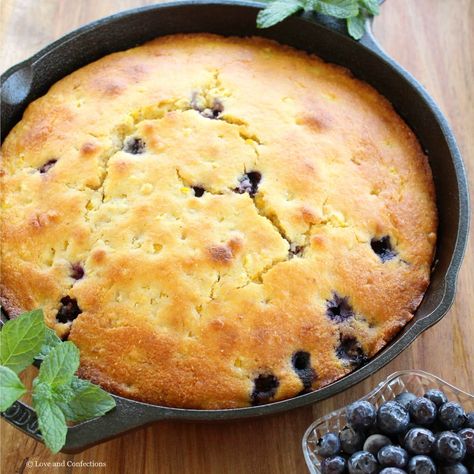 Cast Iron Skillet Cornbread, Iron Skillet Cornbread, Blueberry Cornbread, Honey Cornbread, Skillet Cornbread, Iron Skillet Recipes, Florida Food, Cast Iron Skillet Recipes, Blueberry Bread