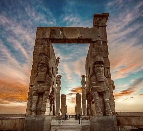 Iran Persepolis, Persepolis Iran, Shiraz Iran, Iran Pictures, Persian Architecture, Iran Travel, Persian Art Painting, Ancient Persia, Ancient Civilization