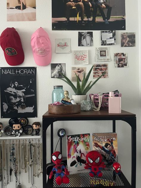 Spider Man Inspired Bedroom, Spiderman Room Ideas Aesthetic, Spider Man Room Decor Ideas, Spider Man Room Decor Aesthetic, Room Inspo Spiderman, Spider Man Bedroom Aesthetic, Spider Man Room Ideas Aesthetic, Spiderman Theme Room, Spiderman Room Decor Aesthetic