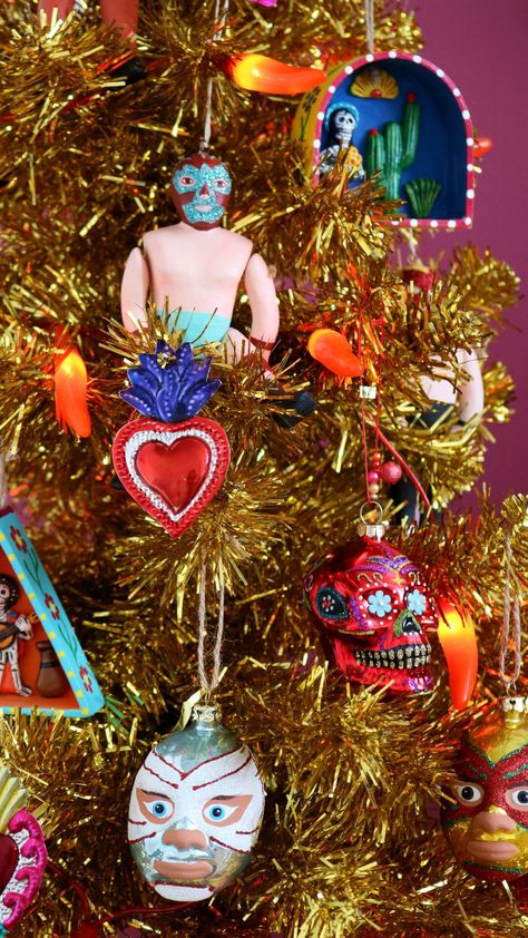 Mexican Christmas Traditions, Mexico Christmas, Dia De Los Muertos Decorations Ideas, Mexican Christmas, Mexican Crafts, Boho Christmas, Winter Crafts, Xmas Ornaments, Felt Christmas