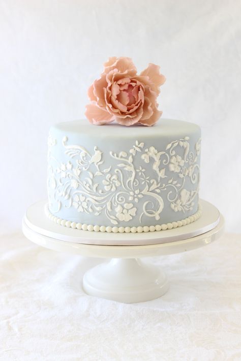 Periwinkle blue with pink sugar peony topper Baby Blue Wedding Cake, Periwinkle Blue Wedding, Baby Blue Wedding, Cafe Cakes, Wedding Cake Peach, Blue Wedding Cake, Blush Wedding Colors, Baby Blue Weddings, Single Tier Cake