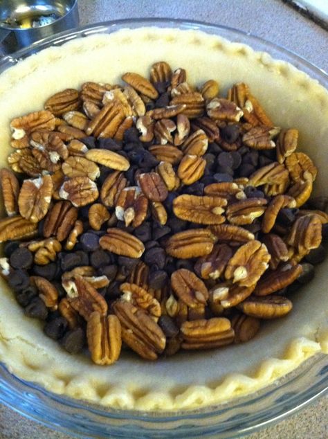 Jack Daniels Chocolate Pecan Pie, Jack Daniels Pecan Pie Recipe, Pecan Pie Recipe Southern Living, Jack Daniels Chocolate, Chocolate Chip Pecan Pie, Pecan Pie Recipe Southern, Pie Recipe Easy, Pies Recipes, Chocolate Pecan Pie