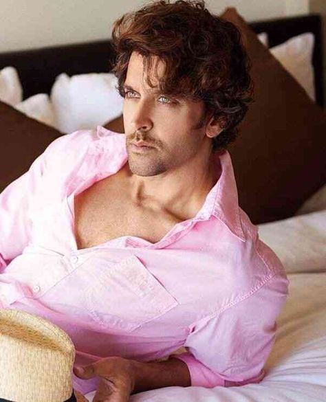 Hrithik Roshan Hairstyle, Classy Hairstyles, Most Handsome Actors, Shah Rukh Khan, Hrithik Roshan, Most Handsome Men, Handsome Actors, Bollywood Actors, Bollywood Stars