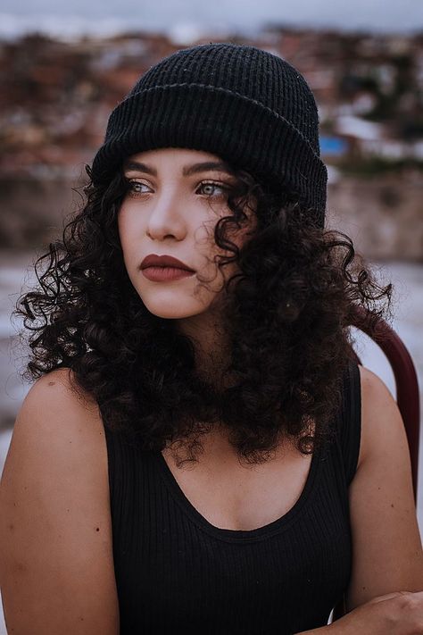 Curly Hair Winter Hat, Short Curly Hair With Beanie, Curly Hair And Beanie, Beanie On Curly Hair, Curly Hairstyles With Beanies, Beanie With Curly Hair, Curly Hair Beanie Hairstyles, Curly Hair With Beanie, Curly Hair Beanie