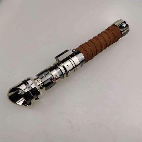 Lightsaber Hilt Concept Art, Lightsaber Concept Design, Lightsaber Hilt Design, Lightsaber Ideas, Lightsaber Hilts, Diy Lightsaber, Custom Lightsaber, Lightsaber Design, Star Wars Species