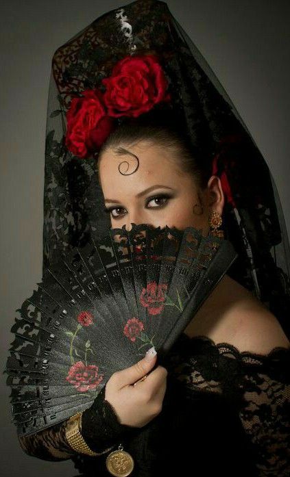 Carnaval Makeup, Spanish Dress, Spanish Dancer, Feather Fan, Floral Fashion, Hand Art, Hand Fan, Halloween Wreath, Red Roses