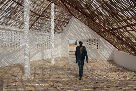 Toshiko Mori explains how she creates dialogues with generations of architects in the past and humans of the future for PLANE-SITES' new series. Desert Farmhouse, Materials And Structures, Bamboo Decor, Sport Park, Brick Architecture, Space Images, Museum Architecture, Time And Space, Tropical Design