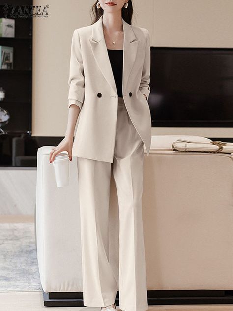 Women Suit Outfits Business Formal, Office Blouses For Women Work Outfits, Women Office Outfits, Outfit Info, Style Types, Women Blazer, Formal Suit, Winter Chic, Loose Trousers