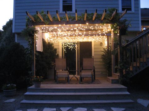 Pergola with grape vines and icicle lights. We are so doing this. Pergola Christmas Lights, Christmas Pergola, Pergola Decor, Gazebo Lighting, Rustic Pergola, Small Pergola, Shade Screen, Pergola Curtains, Pergola Swing