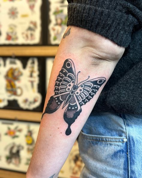 Black&grey butterfly for Teagan 🖤 thank you so much! Done @clovertattooparlour DM for bookings ☺️ Mens Butterfly Tattoo, Traditional Butterfly Tattoo, Butterfly Hand Tattoo, Knuckle Tattoos, Female Tattoos, Small Butterfly Tattoo, Traditional Tattoo Sleeve, Tattoo Inspiration Men, Animals Flowers