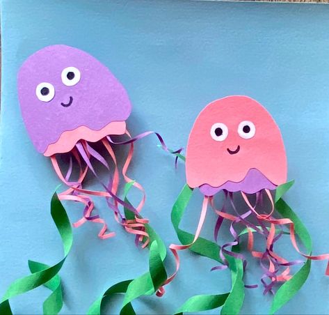 Jellyfish paper craft | Sea animal paper crafts Jellyfish Collage, Make Jellyfish, 3d Jellyfish, Sea Animal Crafts, Animal Crafts Preschool, Diy Jellyfish, Under The Sea Crafts, Jellyfish Craft, Animal Craft