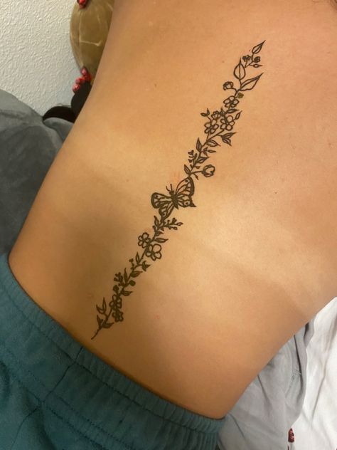 Henna Back Tattoo Designs, Henna Tattoo Designs Spine, Henna Tattoo Designs Lower Back, Spine Henna Designs, Hip Henna Tattoo, Henna Tattoo Designs Back Spine, Henna Designs Spine, Henna On Back Spine, Henna Tattoo Designs Stomach