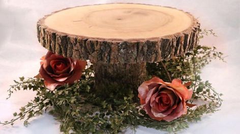 Diy Wedding Cake Stand, Wood Slice Cake Stand, Wood Cake Stand Wedding, Rustic Dessert Table, Rustic Cupcake Stands, Wood Wedding Cakes, Rustic Cupcakes, Rustic Cake Stands, Wooden Cake Stands