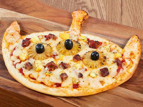 Easy Weeknight Recipes, Kids Pizza, Pizza Shapes, Dog Bread, Shanghai Disneyland, Cute Pizza, Disney Dinner, Pizza Art, Weeknight Recipes