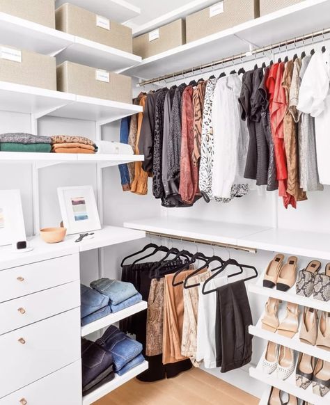 Pallet Deck Diy, Maximize Closet Space, Ideas Closet, Organized Closet, Utility Closet, Double Closet, Walking Closet, Tiny Closet, Closet Organizing Systems