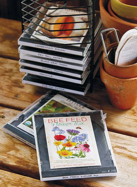 Seed Organization, Seed Storage Organization, Seed Organization Ideas, Garden Diy Hacks, Garden Seeds Packets, Vegetable Seeds Packets, Ikea Garden Furniture, Seed Storage, Old Cd