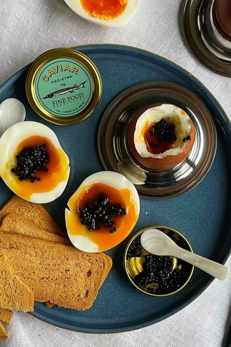 Eggs And Caviar, Caviar Snacks, Caviar Breakfast, Caviar Appetizers, Decadent Breakfast, Fancy Breakfast, Gourmet Food Plating, Caviar Recipes, Fish Eggs