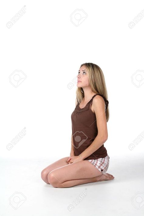 Kneeling Pose Female, Girl Kneel, Siting On Knees Reference, Woman On Knees Pose Drawing, Kneeling Reference Photo, On Knees Looking Up Pose Drawing, People Kneeling Reference, Reference Poses Kneeling, Person On Their Knees