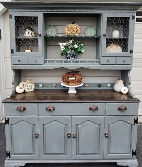 Farmhouse hutch makeover