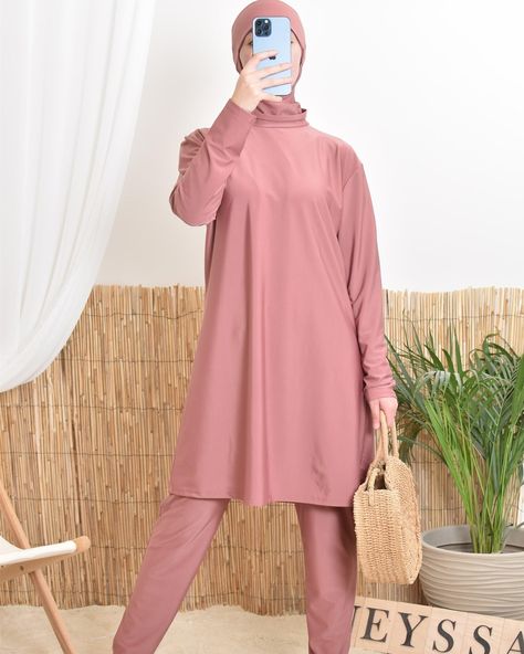 Où sont les adeptes du rose ?? 🩷🌸🎀 Retrouvez dès maintenant le burkini 3 pièces SELAMA en cette nouvelle couleur vieux rose 😍 👉🏻 www.neyssa-shop.com 🚛 Livraison express 48h offerte dès 69€ d’achat en France #neyssashop #modesty #burkini #plage #burkinistyle #burkinihijab #hijabista #holidays #summer #burkinifrance #hijabigirl Holidays Summer, Modest Fashion, Holidays, France, On Instagram, Instagram